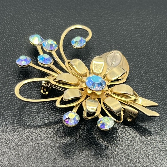 Vintage gold tone blue flower rhinestone Virgin Mary Catholic brooch pin - Picture 2 of 10